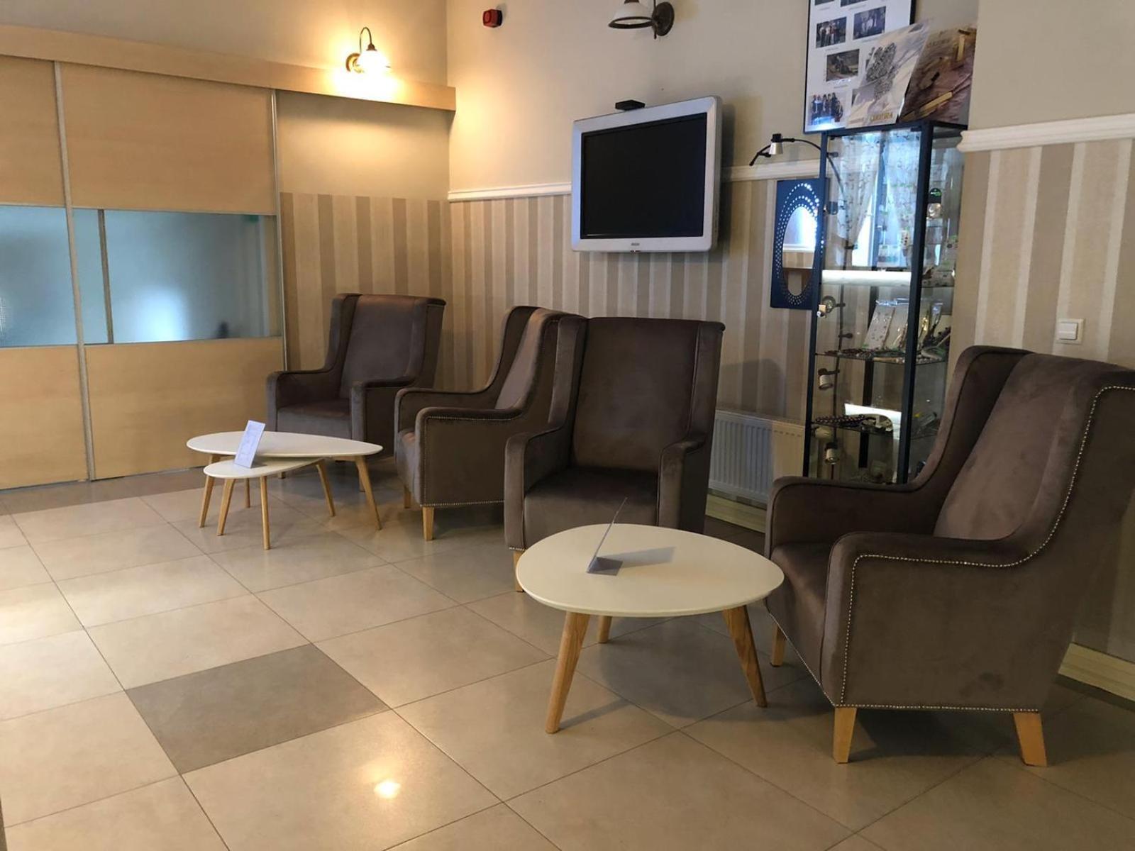 Park Hotel Dobrodzien Eksteriør billede